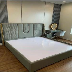 Luxe Quilted Grey Leather Bed Set